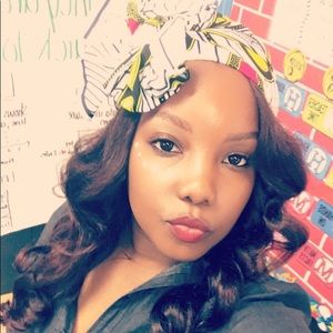 Meet your Posher, Akilah